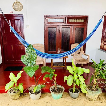 Tropicana Home Stay Arugam Bay Esterno foto