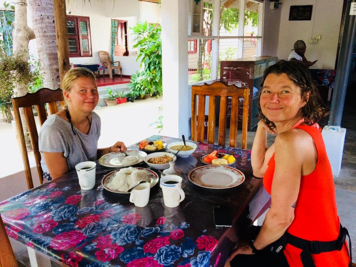 Tropicana Home Stay Arugam Bay Esterno foto