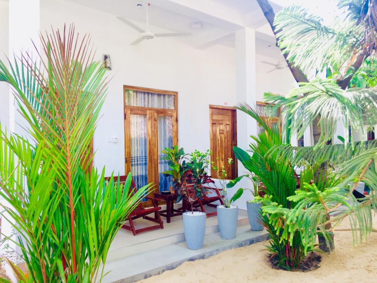 Tropicana Home Stay Arugam Bay Esterno foto