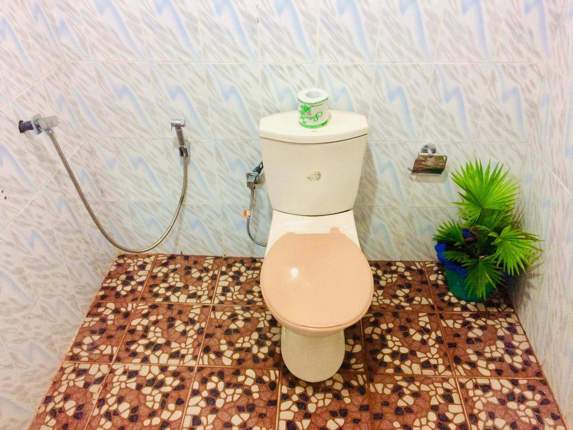 Tropicana Home Stay Arugam Bay Esterno foto