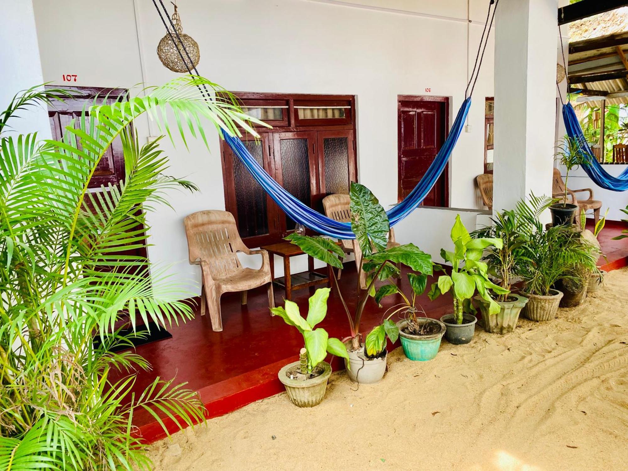 Tropicana Home Stay Arugam Bay Esterno foto